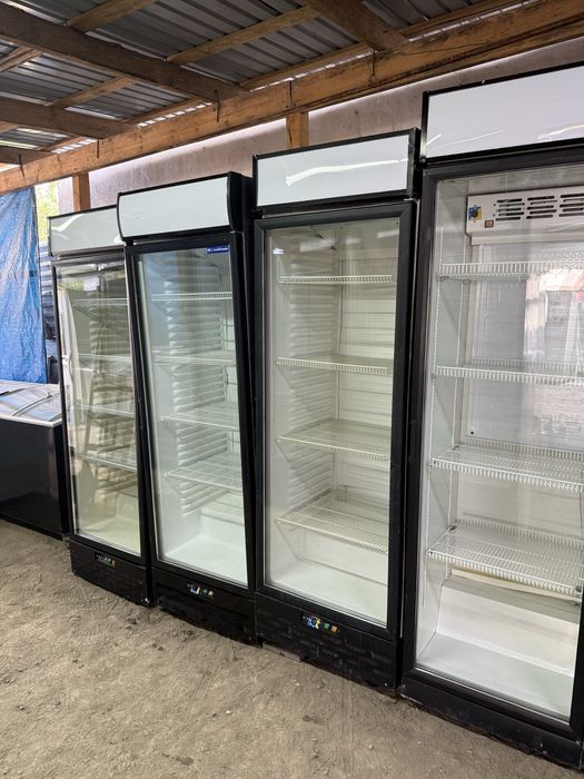 Продам витрины холодильники