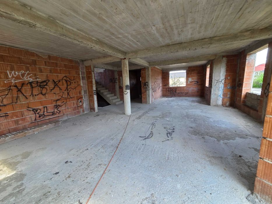 Casă individuală D+P+M în Sânmartin, str. Mircea Eliade – 360 mp utili