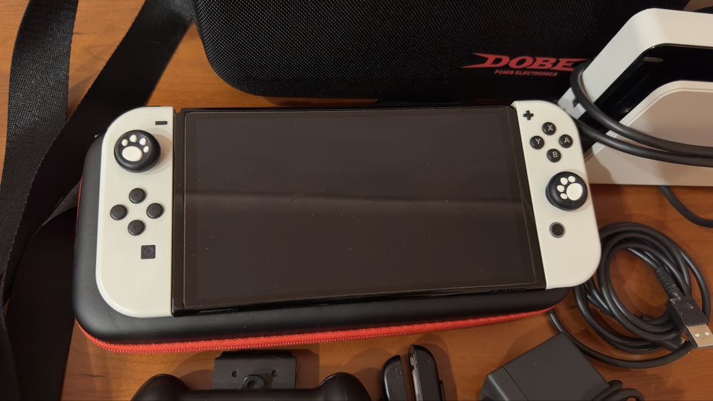 Nintendo Switch OLED White — полный комплект