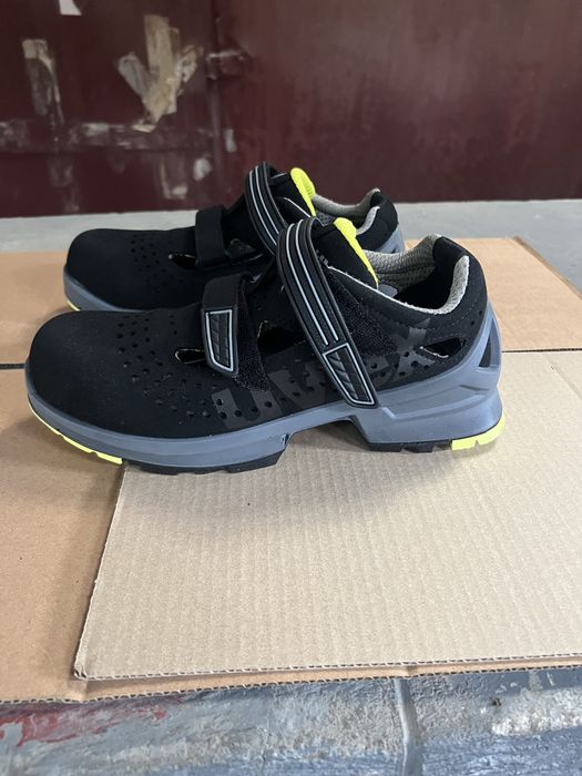 Vand sandale protectie Uvex marimea 45