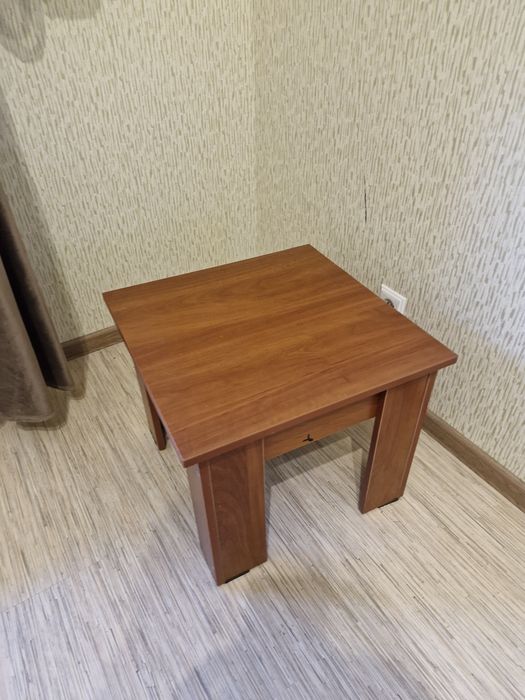 Столик журнальный