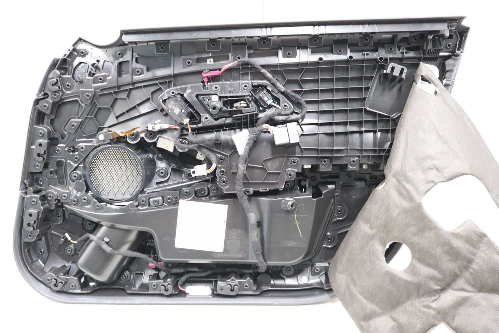 Предна лява кора за врата Черна БМВ Г20 Г21 BMW G20 G21