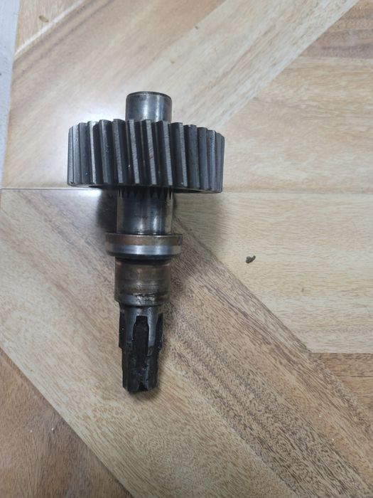 Ateveu de 300cc pe cardan