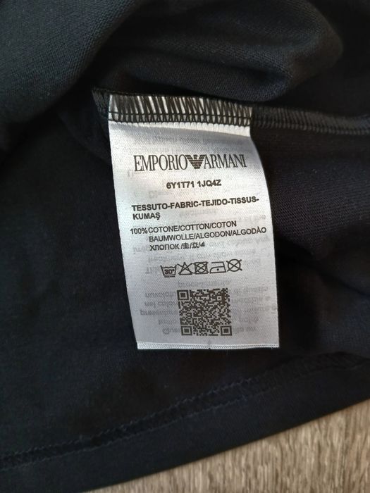 Emporio Armani тениски в черен вариант - ТОП модел за сезона ! ! !