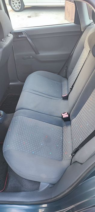 Vând Volkswagen Polo
