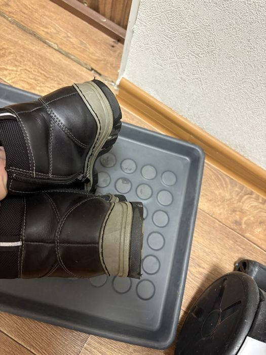 Продам обувь зима на мальчика 33