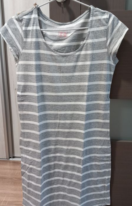 Rochie gri-alb,marime S