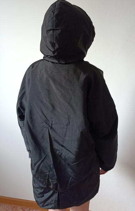 Продам куртку женскую