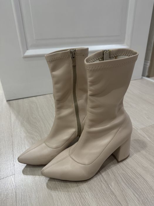 Сапоги ботильоны на низком каблуке демисезонные