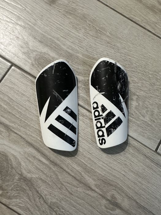 3 perechi de aparatori