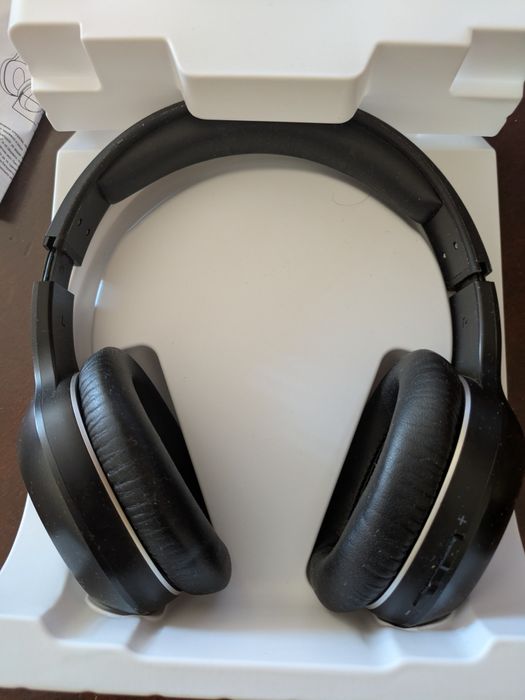 Продавам безжични слушалки Edifier W800BT Plus