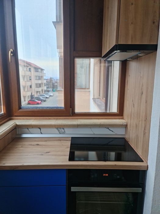 Se vinde apartament cu două camere si doua balcoane, etaj 2/3
