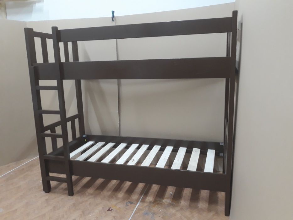 TRANSPORT GRATUIT.Pat etajat din lemn masiv cod 2013