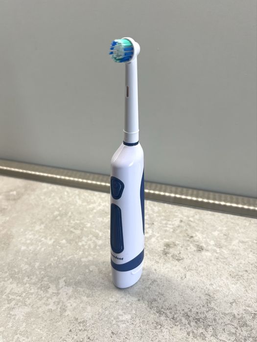 Perie Periuta de dinti electrica Novadent ca noua