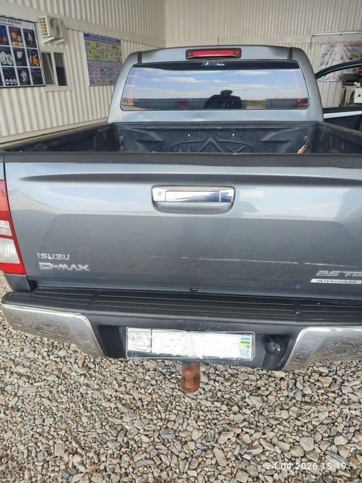 Пикап ISUZU D max