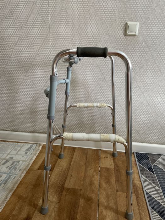 Ходунок для пожилых