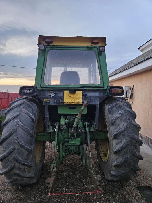 Schimb  john Deere stare de functionare perfecta 120 de cai putere