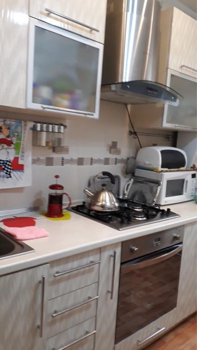 Продам кухню ,состояние хорошее,со столешницей