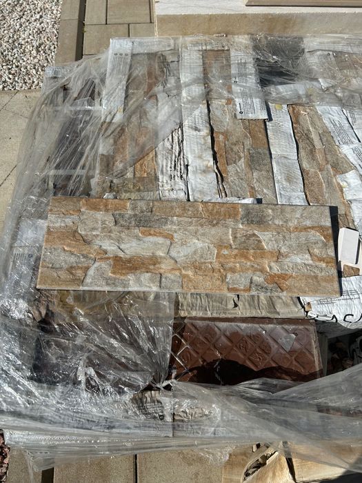 Vând gresie exterior