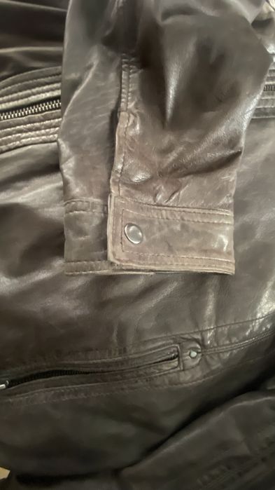 Продавам кожено яке