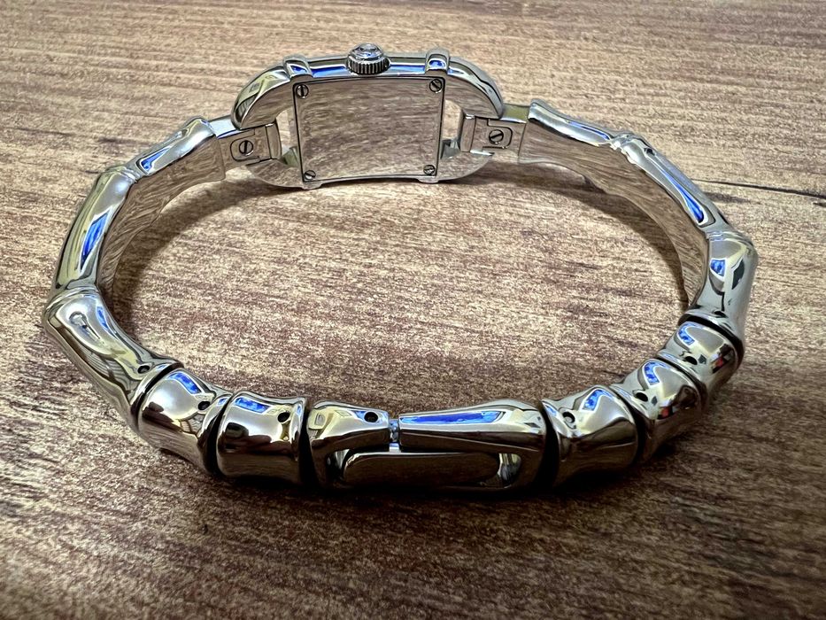 Продавам дамски часовник Gucci