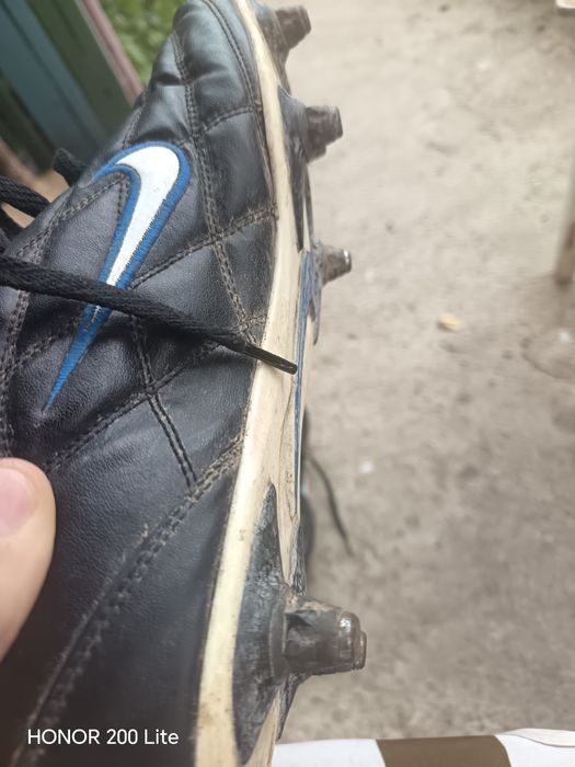 Crampoane Nike originale din Indonezia