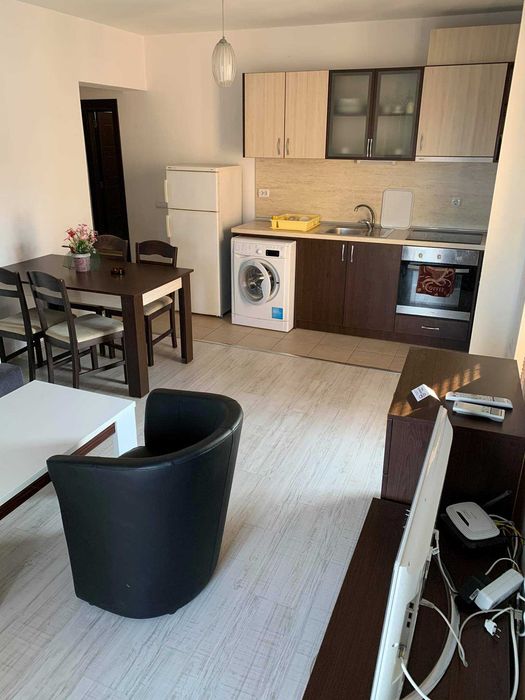 Дава се под наем Тристаен апартамент в Бургас, Лазур - 80 кв.м за 300 € - Снимка #1