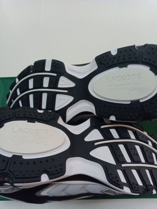 Lacoste pentru bărbați, originali și nou-nouti.