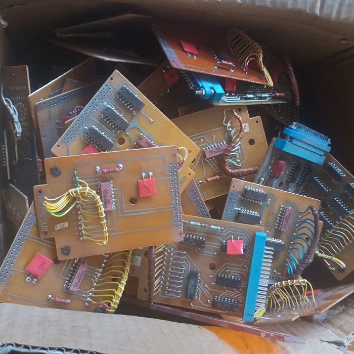 Продам лампы индикаторные, микросхемы