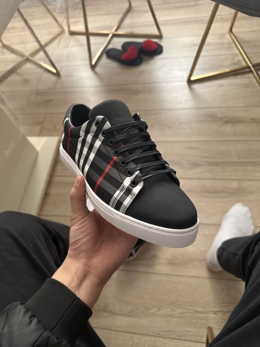 кросовкий burberry новая