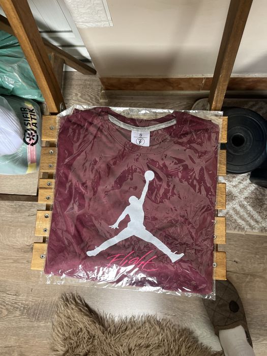 Нова и неизползвана тениска Jordan Flight