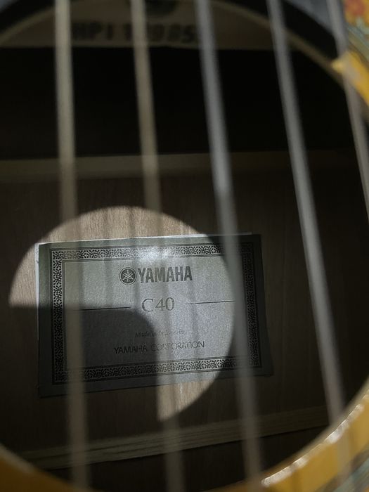 гитару  ямаха С40 и CD60 nat