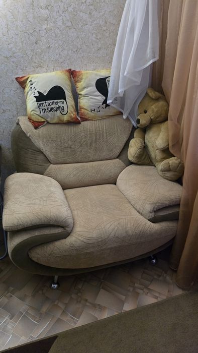 Мягкий уголок: диван и 2 кресла