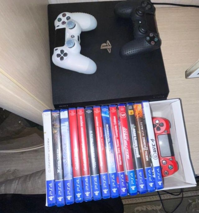 Playstation 4 pro 1 tb