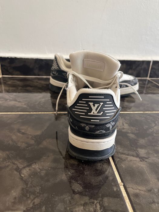 Louis viton black and white 41