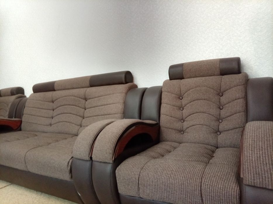 Divan kreslo kambinirvnniy