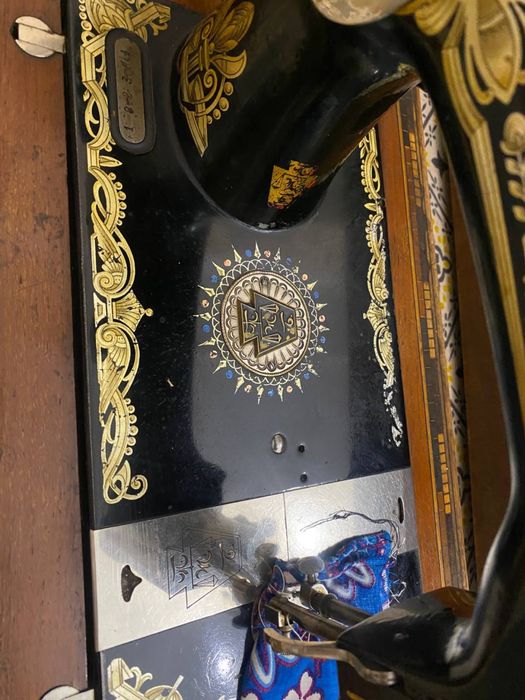 Продается швейная машинка Singer, ручной привод, винтаж