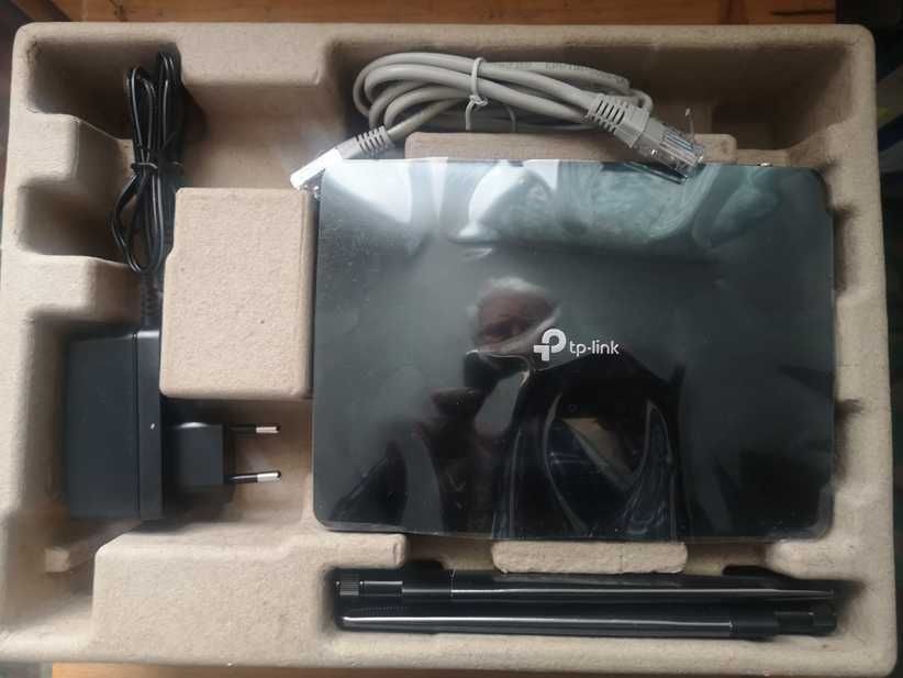 Нов не използван TP=Link, AC750 Mbps безжичен двулентов 4G LTE рутер.