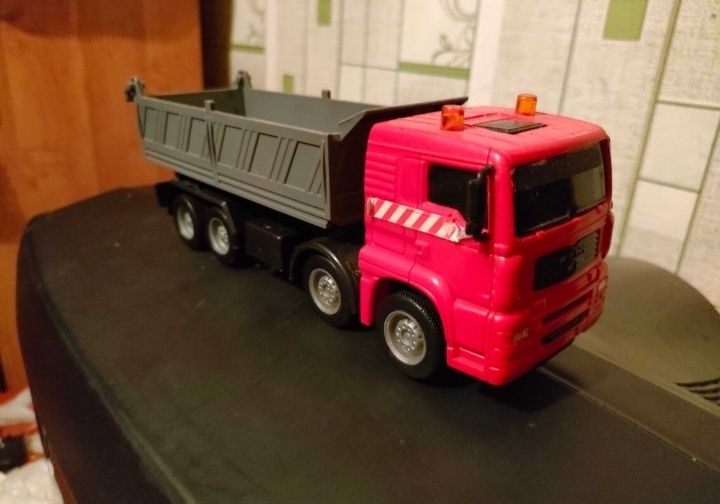 Игрушка грузовик MAN