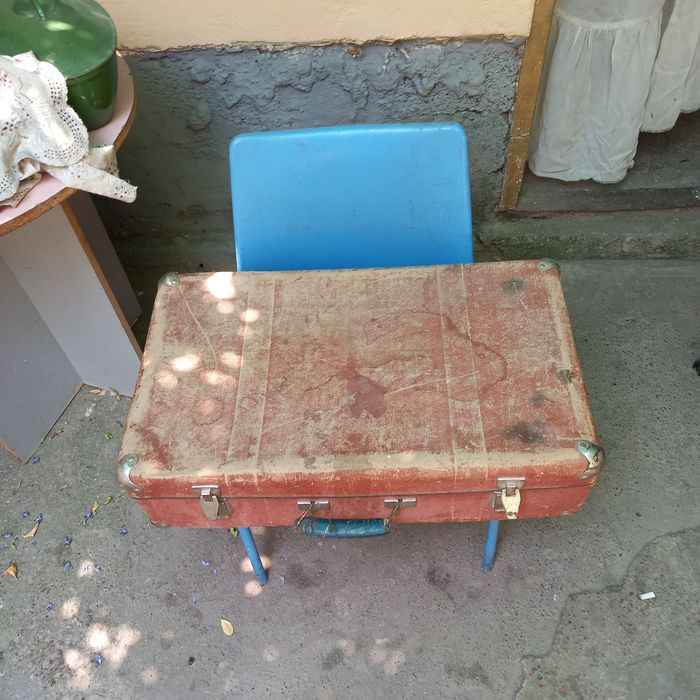 Продаётся чемодан