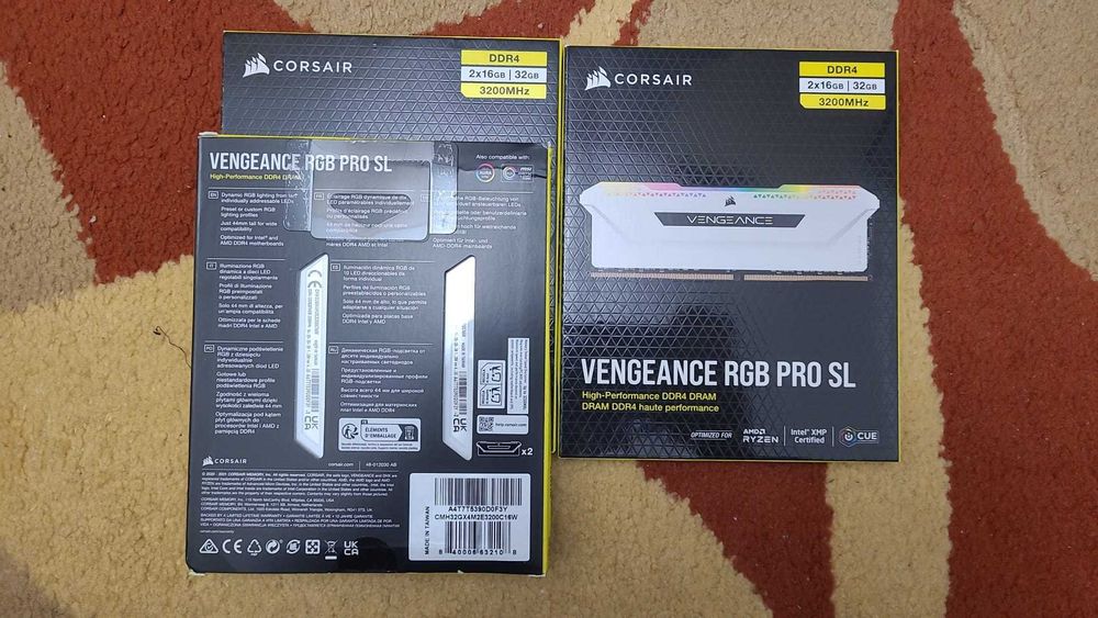 Memorie ram Corsair  RGB Pro SL 32GB la 3200MHz CL16  Alb