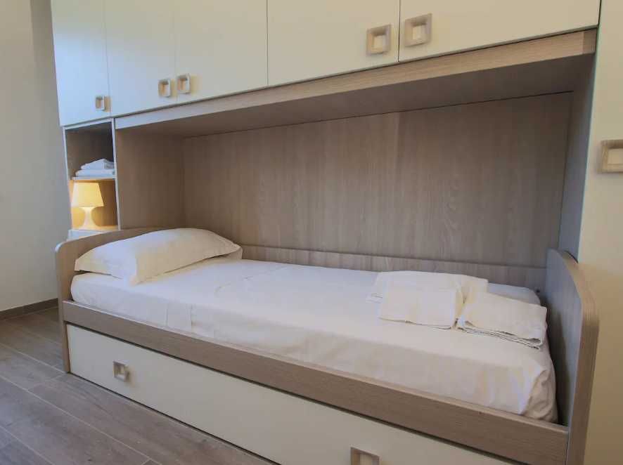 Дава се под наем Тристаен апартамент в Пловдив, Каменица 1 - 91 кв.м за 346.8 € - Снимка #1