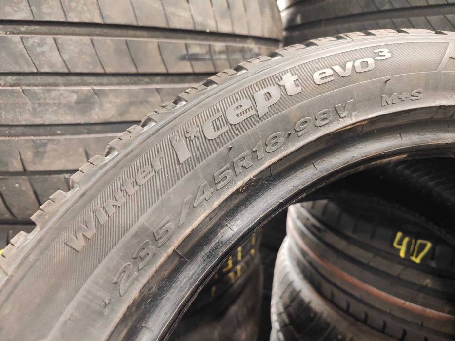 2бр.зимни гуми 235/45/18 Hankook