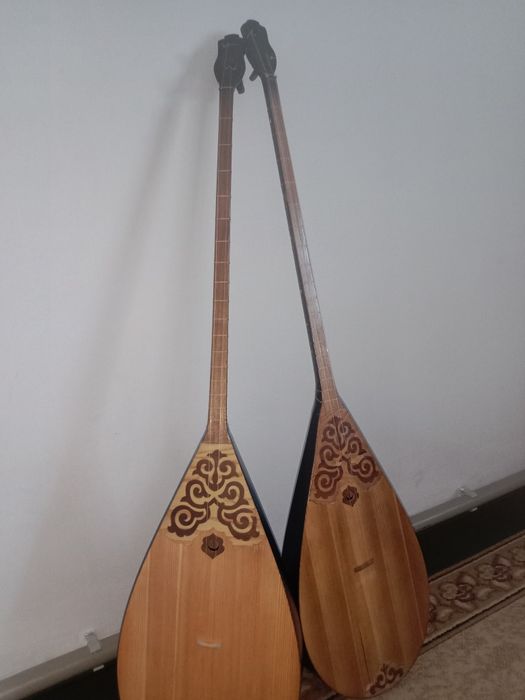 Домбыра сатылады. .