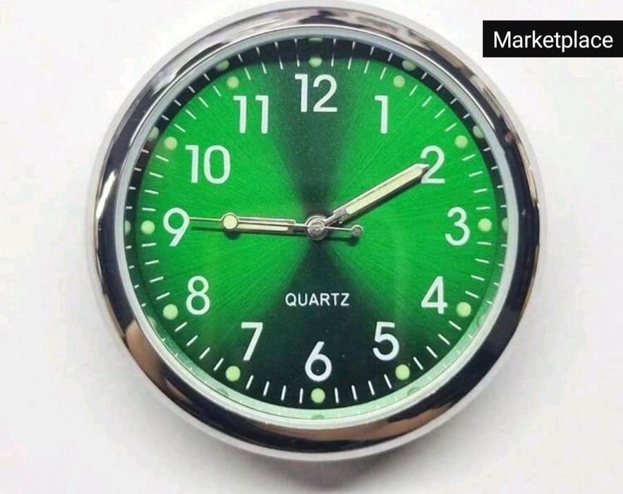 Различни цветове автомобилни часовници