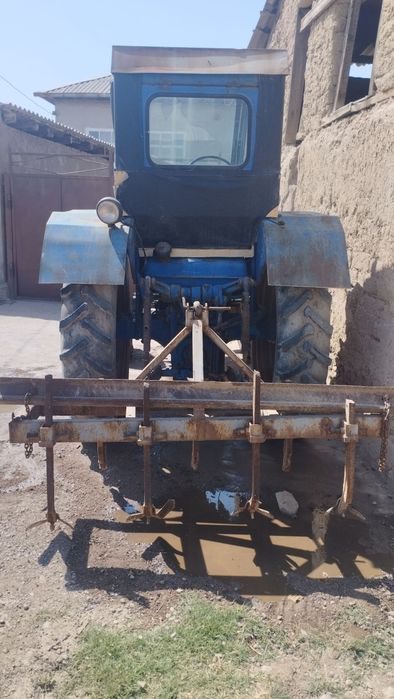 Traktor T 28. Yili 1989