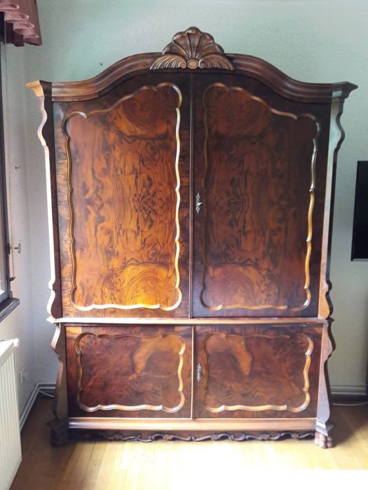 Sifonier  Chippendale Wardrobe