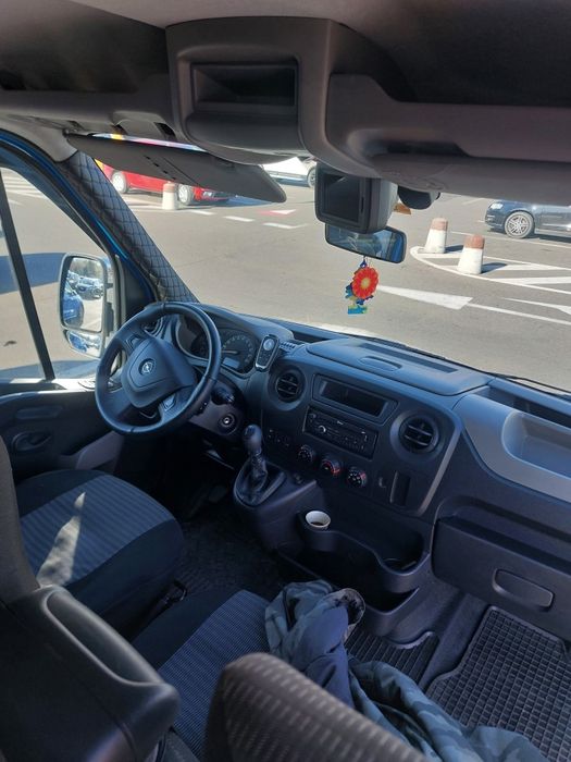 URGENT ! Opel Movano ( Renault Master ), 9 locuri ( 8+1 ) , motor 2.3, 165 cp, an fabricatie  2015