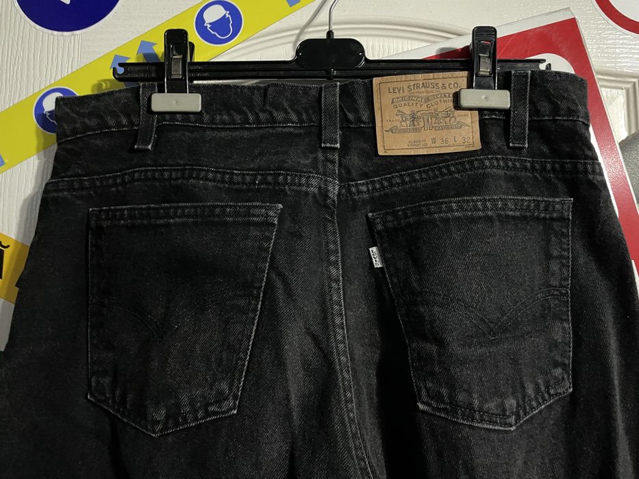 Levi’s black jeans