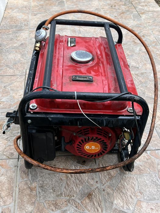 Продавам бензиново-газов генератор 3.5kw